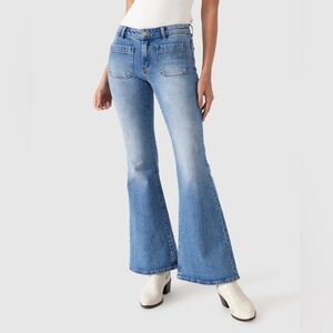 NWT ROLLA’S Sailor Low Flare Mid Blue Denim Jeans Size 28